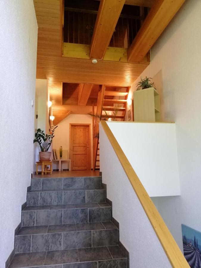 Wunderschöne Ferienwohnung mit Blick auf die Karawanken Zgornje Gorje Exterior foto