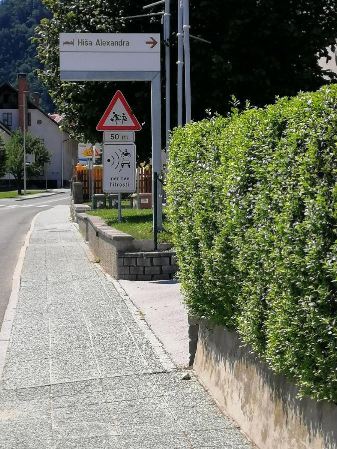 Wunderschöne Ferienwohnung mit Blick auf die Karawanken Zgornje Gorje Exterior foto