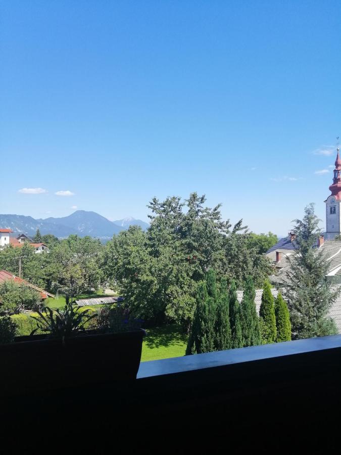 Wunderschöne Ferienwohnung mit Blick auf die Karawanken Zgornje Gorje Exterior foto