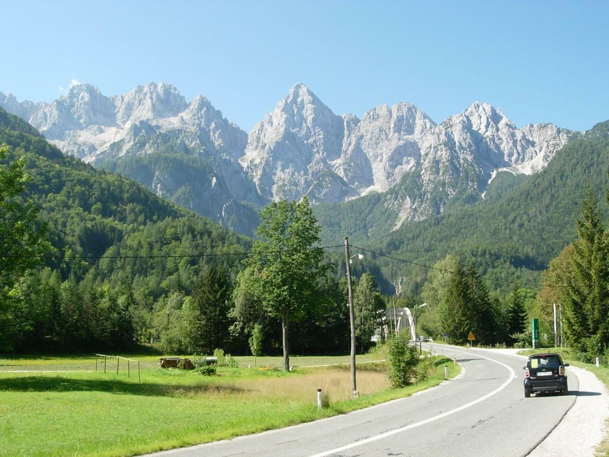 Wunderschöne Ferienwohnung mit Blick auf die Karawanken Zgornje Gorje Exterior foto